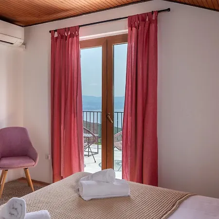 Vakantiehuis In With Seaview, Balcony, Air Condition, Wifi *
