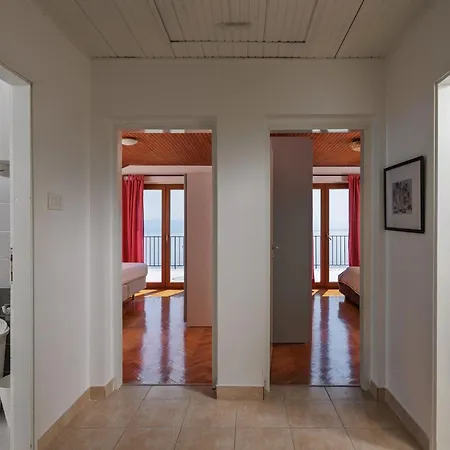 In With Seaview, Balcony, Air Condition, Wifi Prázdninový dům Ičići