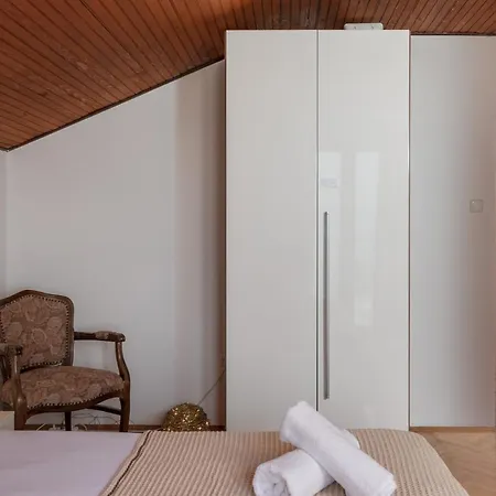 In With Seaview, Balcony, Air Condition, Wifi Vakantiehuis