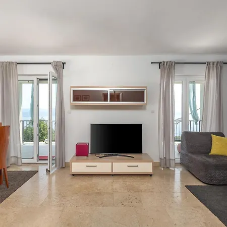 Vakantiehuis In With Seaview, Balcony, Air Condition, Wifi