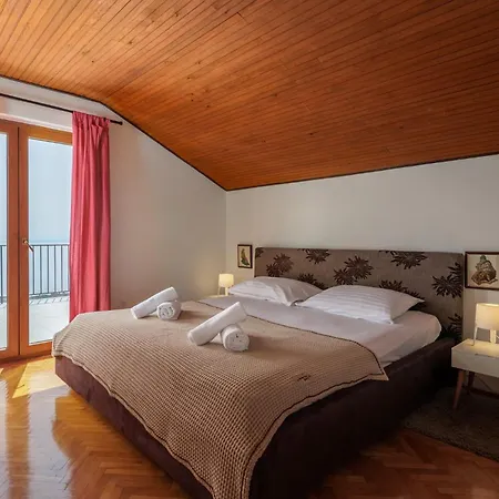 Vakantiehuis In With Seaview, Balcony, Air Condition, Wifi Ičići