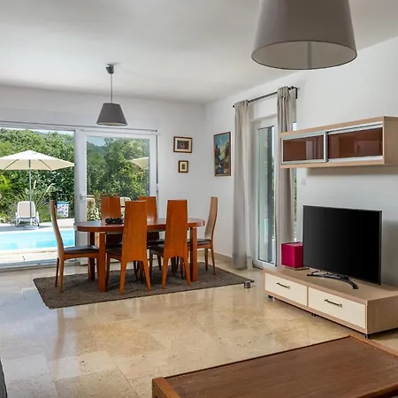 Vakantiehuis In With Seaview, Balcony, Air Condition, Wifi