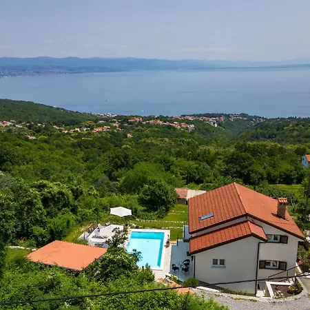 Prázdninový dům In With Seaview, Balcony, Air Condition, Wifi Ičići