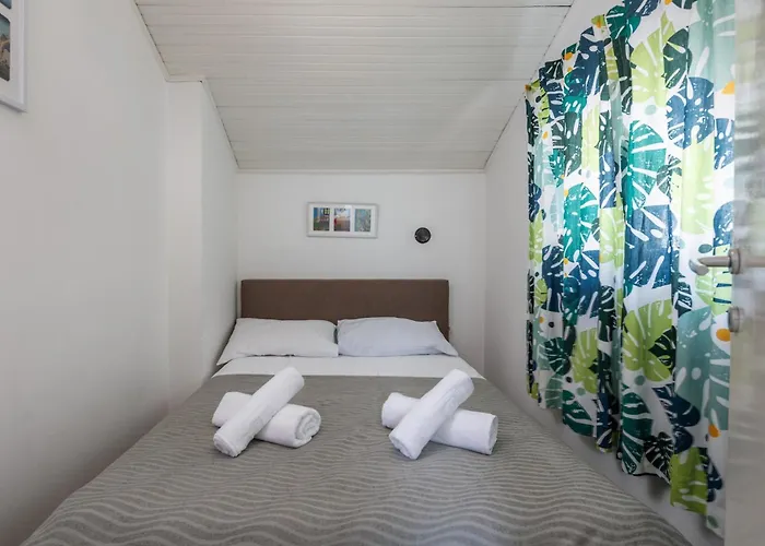 In With Seaview, Balcony, Air Condition, Wifi Semesterbostad *