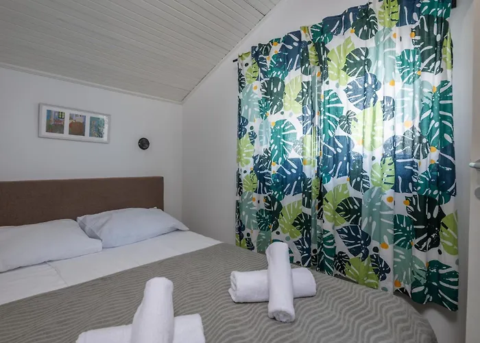 In With Seaview, Balcony, Air Condition, Wifi * Ičići