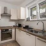 度假居 In With Seaview, Balcony, Air Condition, Wifi Ičići