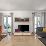 度假居 In With Seaview, Balcony, Air Condition, Wifi