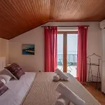 In With Seaview, Balcony, Air Condition, Wifi *