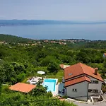 度假居 In With Seaview, Balcony, Air Condition, Wifi Ičići