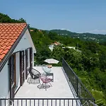 In With Seaview, Balcony, Air Condition, Wifi Ičići