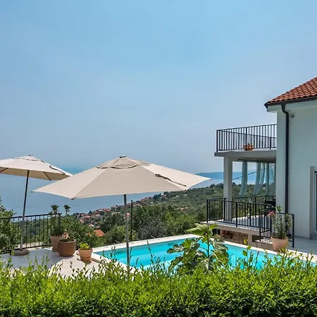 In With Seaview, Balcony, Air Condition, Wifi Ičići