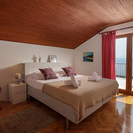 In With Seaview, Balcony, Air Condition, Wifi Dom wakacyjny