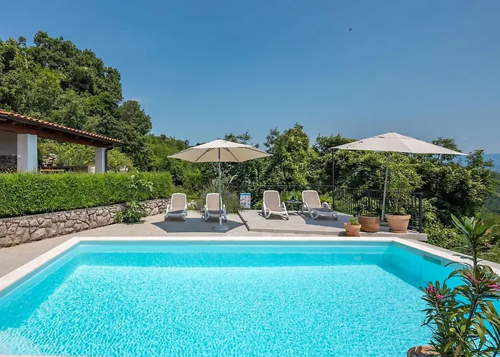 Case de vacanță In With Seaview, Balcony, Air Condition, Wifi *